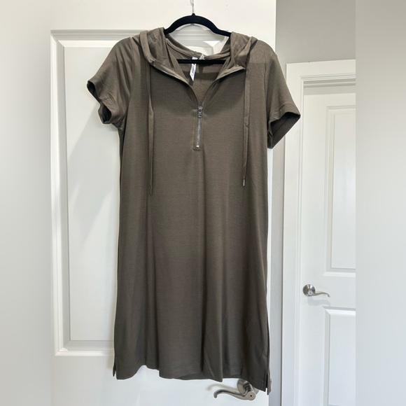 Cable & Gauge Dresses & Skirts - NWOT Hooded Dress/Tunic